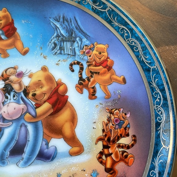 VINTAGE “Winnie the Pooh” Collectors Plate - Picture 5 of 14